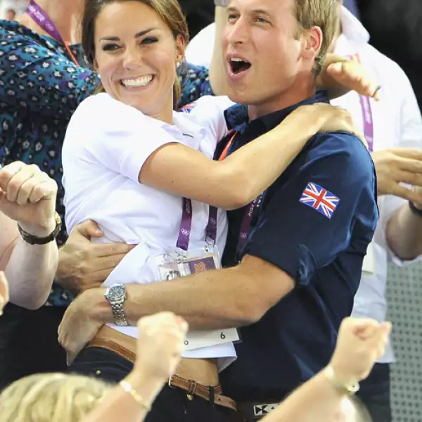 En diciembre de 2012 Kate se embarazó: `Sus altezas reales el duque y la duquesa de Cambridge están encantados de anunciar que la duquesa de Cambridge espera un bebé´, anunció la realeza.