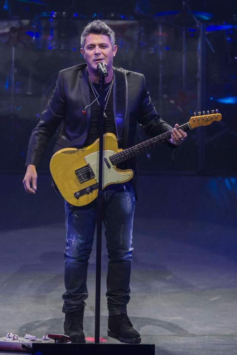 El cantante ofreció un par de conciertos en Guadalajara y la Ciudad de México.