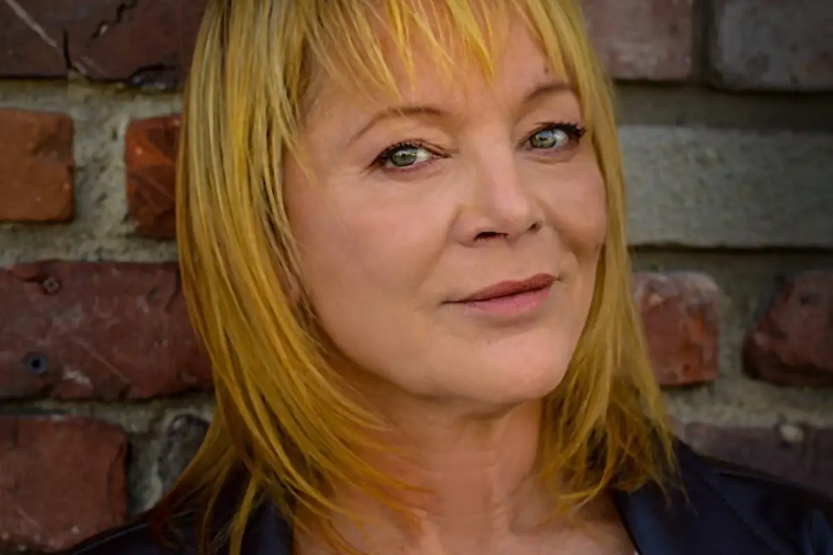 Mary Mara