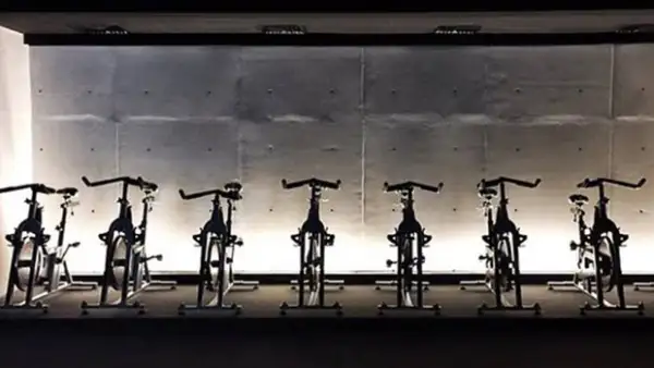 Los Beckham, Alessandra Ambrosio,Nicole Kidman y Giselle Bündchen son fans de SoulCycle, una revolucionada clase de spinning que ha llegado al mundo del fitness para quedarse.