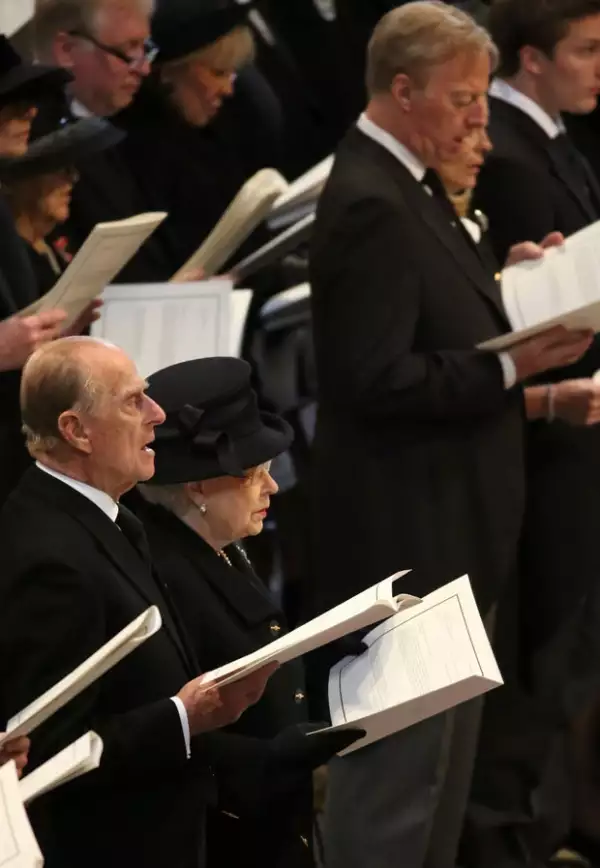 Los monarcas en misa.