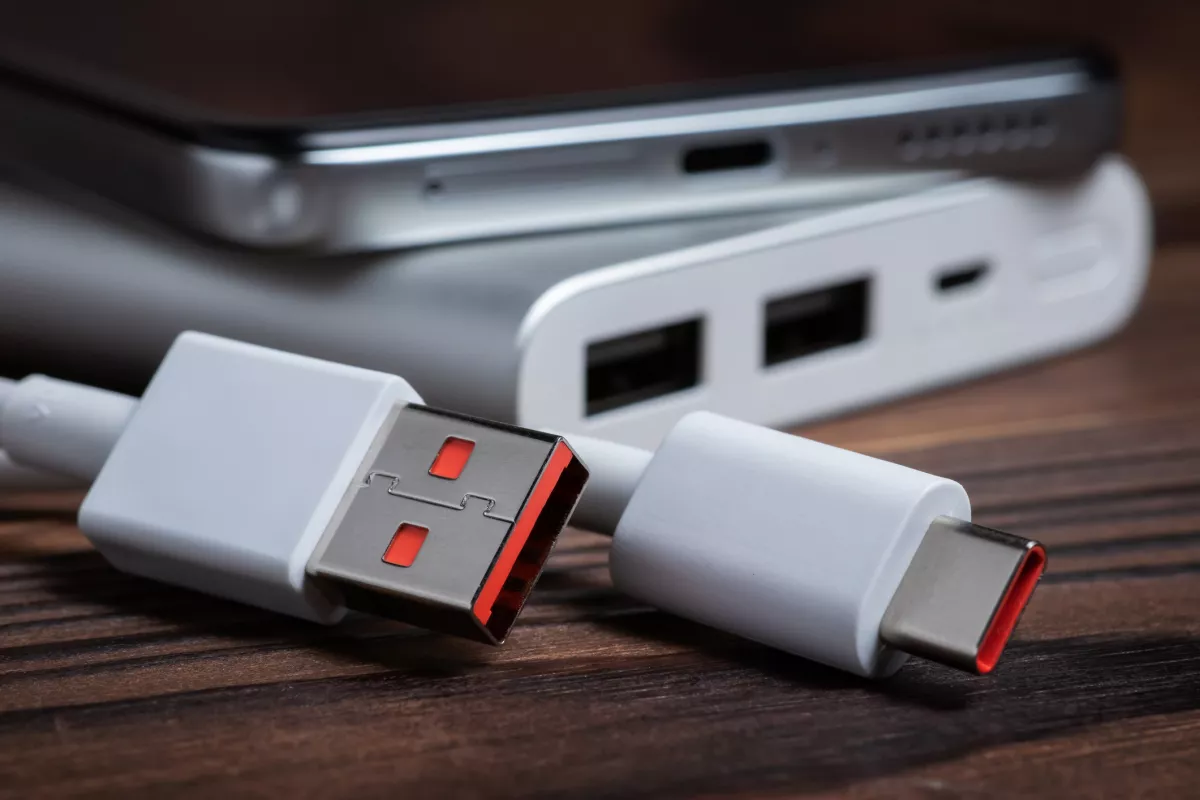 Las memorias USB están en declive, pero no desaparecen: solo se transforman y es gracias a la industria 
