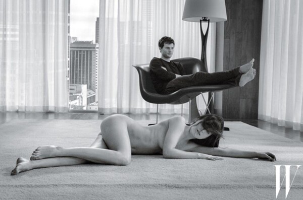 Para Dakota, grabar las escenas de sexo y desnudos fue muy difícil, al grado que pidió una doble.