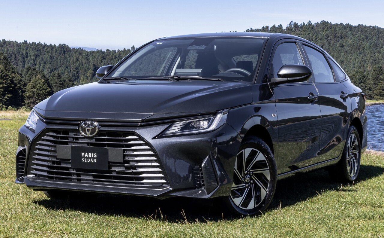 Toyota regresa al segmento híbrido subcompacto con un Yaris de menos de 450,000 pesos