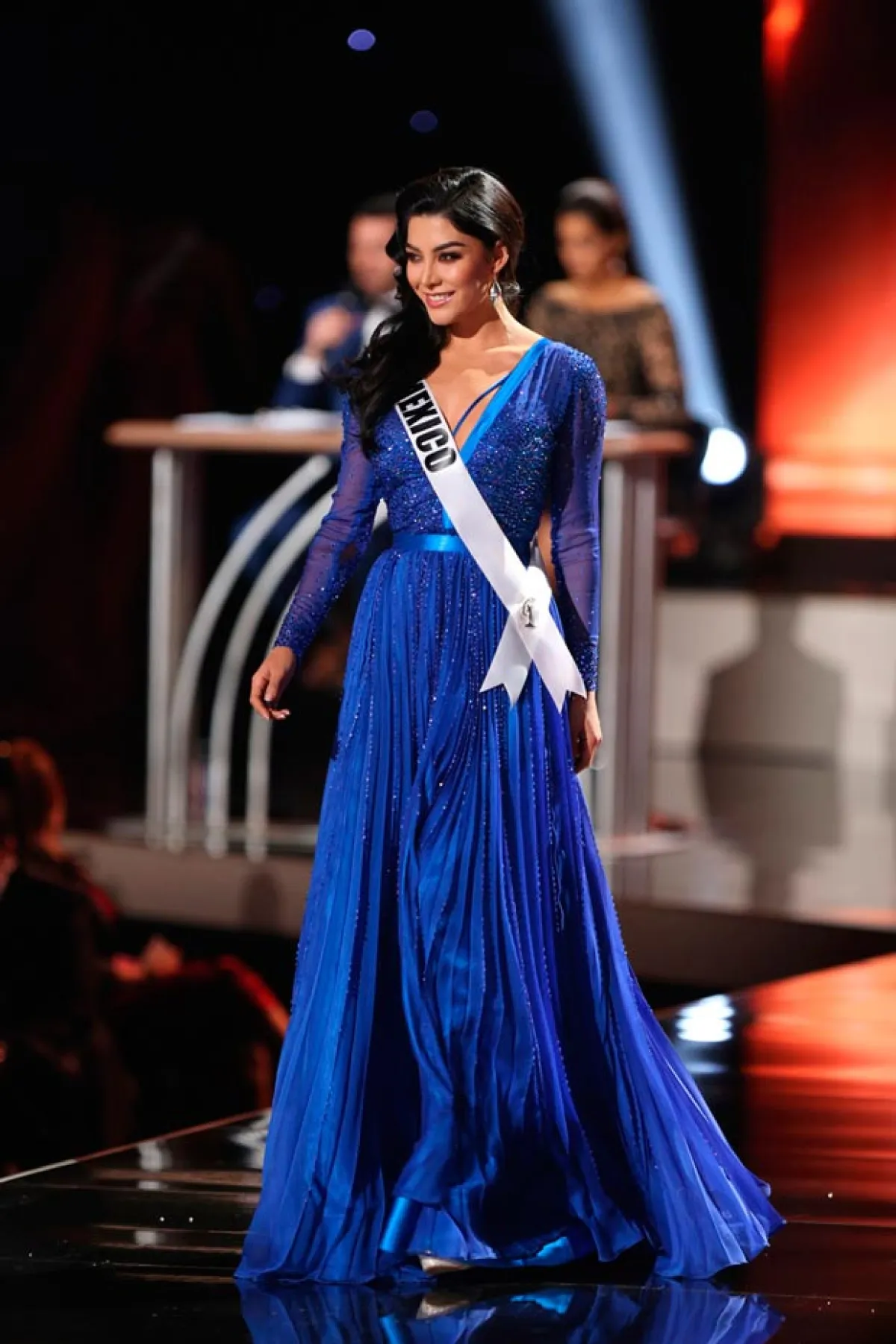 La representante de México, Wendolly Esparza pasó a la primera ronda de semifinales pero no llegó más allá del desfile en traje de baño.