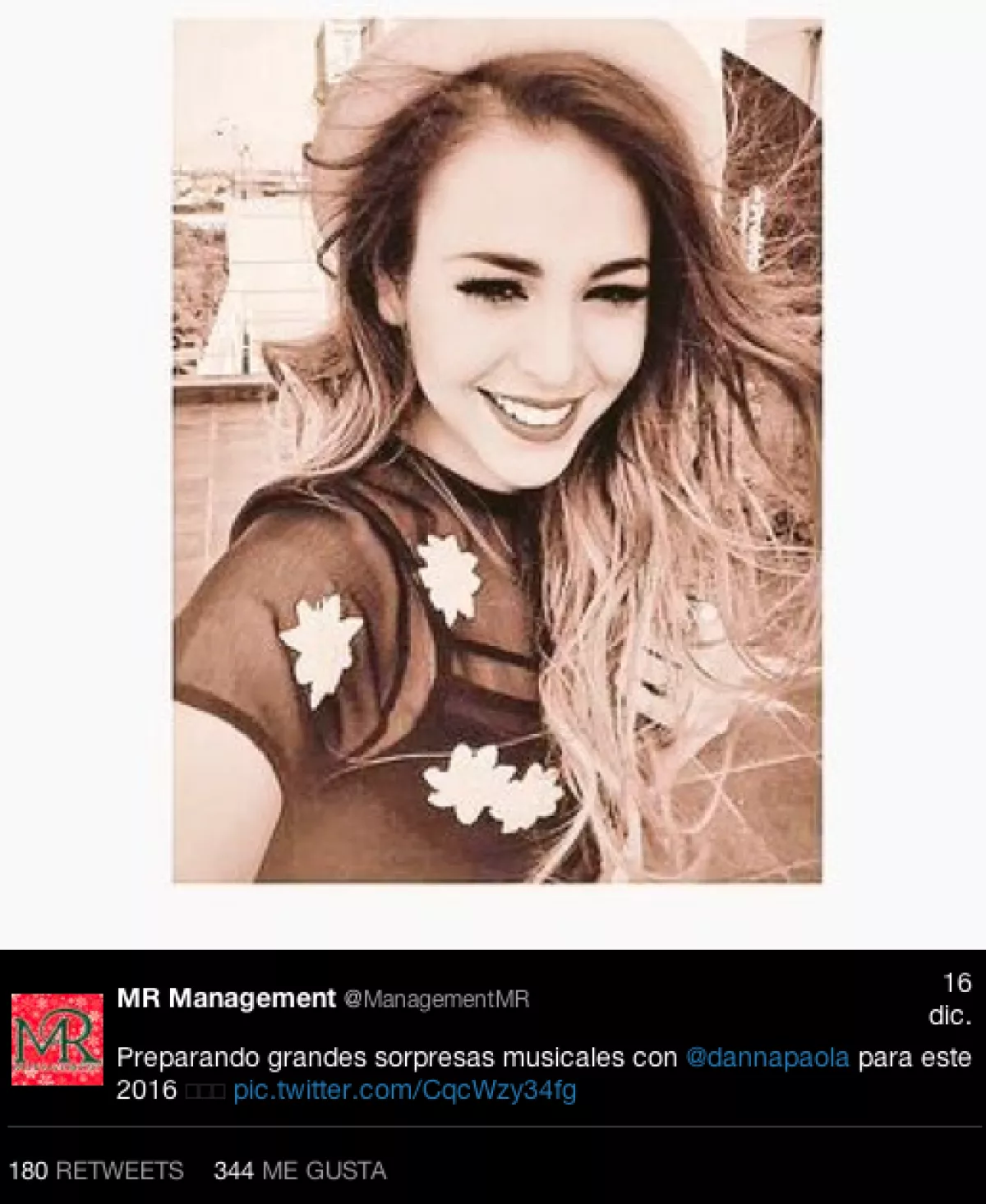 Su agencia de managment también dio la noticia en Twitter.