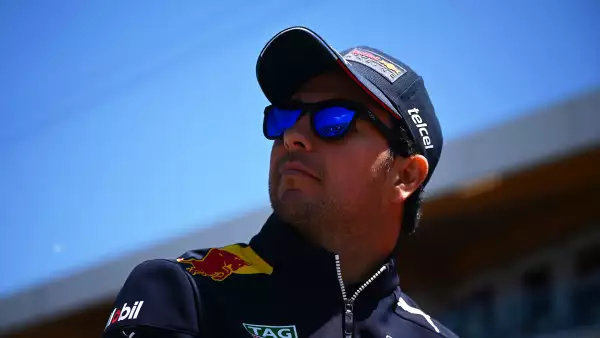 sergio-checo-perez-problemas-fuera-pista