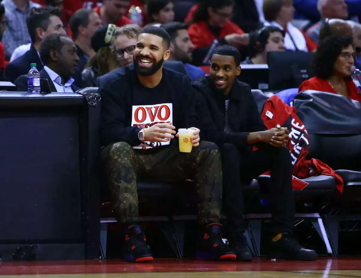 Foto de Drake en un jugo de la NBA entre Orlando Magic y Toronto Raptors.