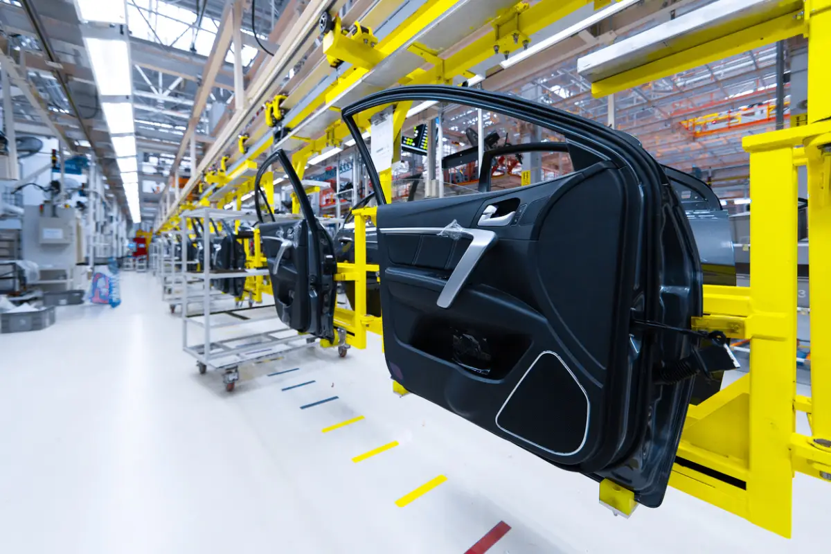 Planta automotriz línea de puertas