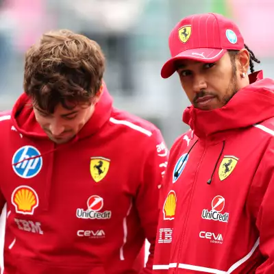 “Hablen menos y conduzcan más”, dice jefe de Ferrari a Hamilton y Leclerc