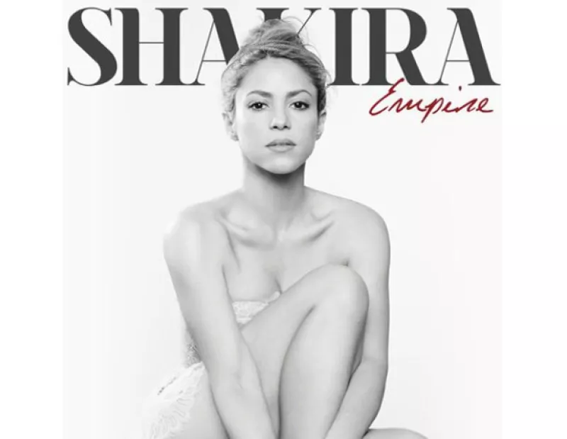 A un mes del lanzamiento de su disco, la estrella colombiana presenta “Empire”, su nuevo sencillo.