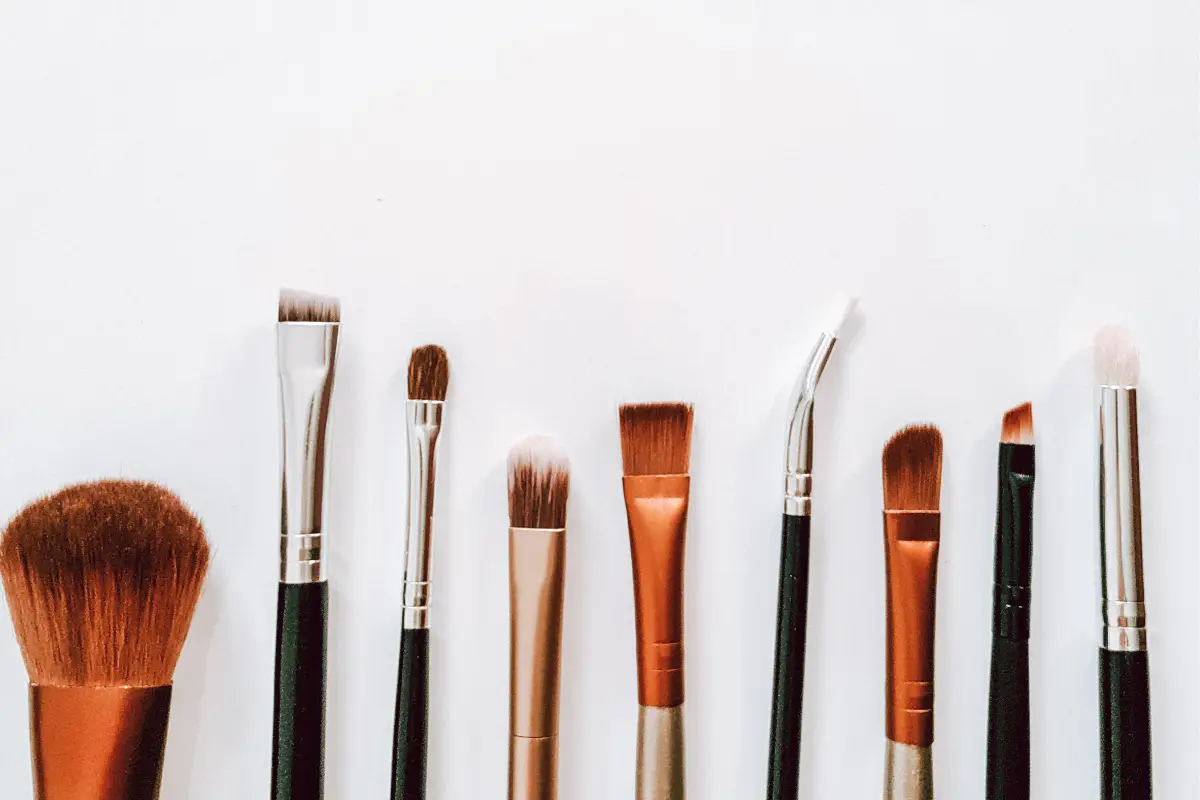 como-lavar-brochas-maquillaje.png