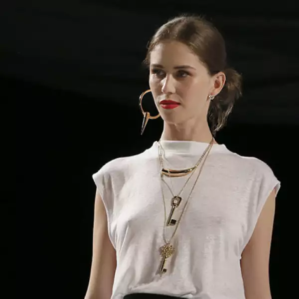 Desfile colección visiones de Daniel Espinosa