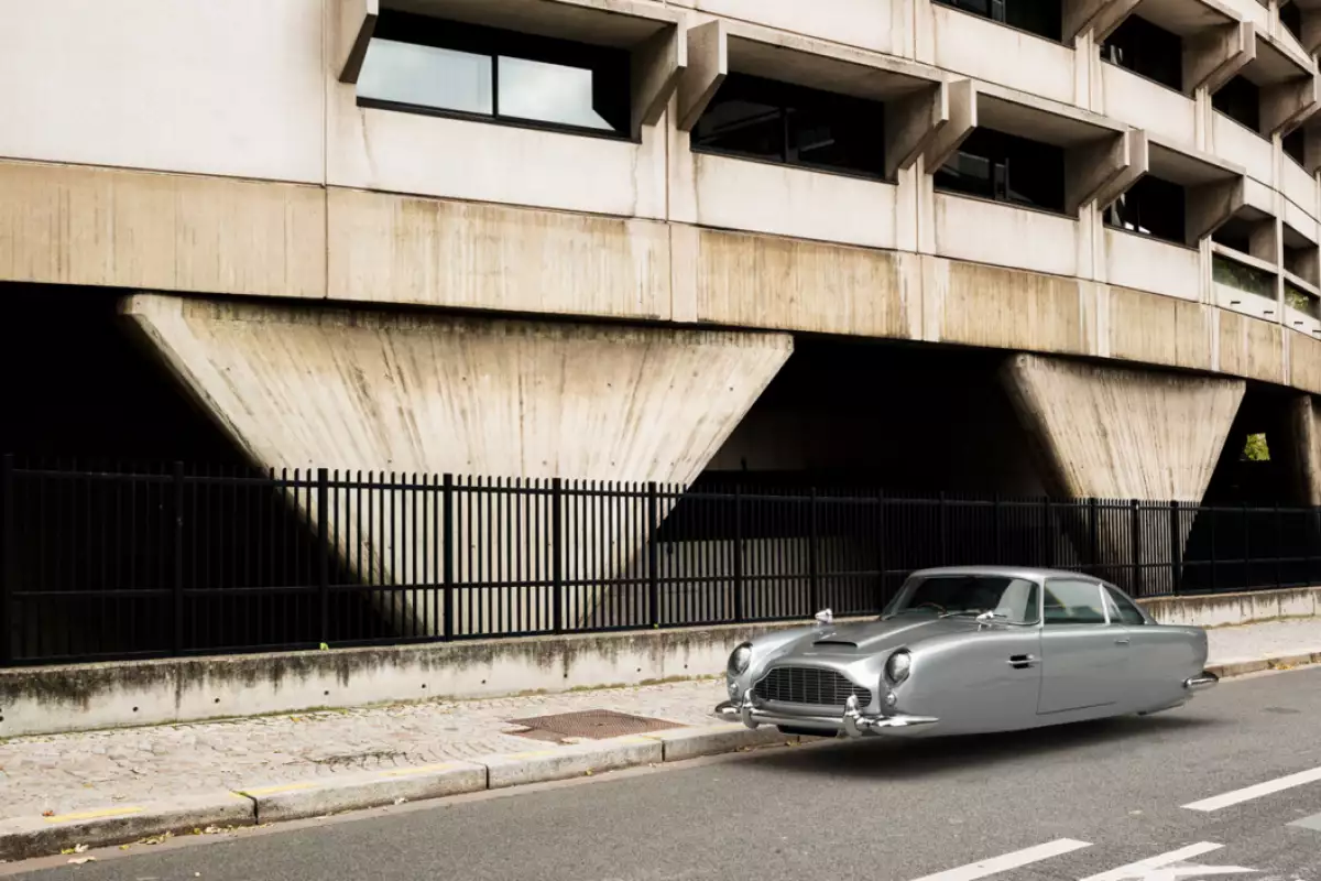 Aston Martin D85