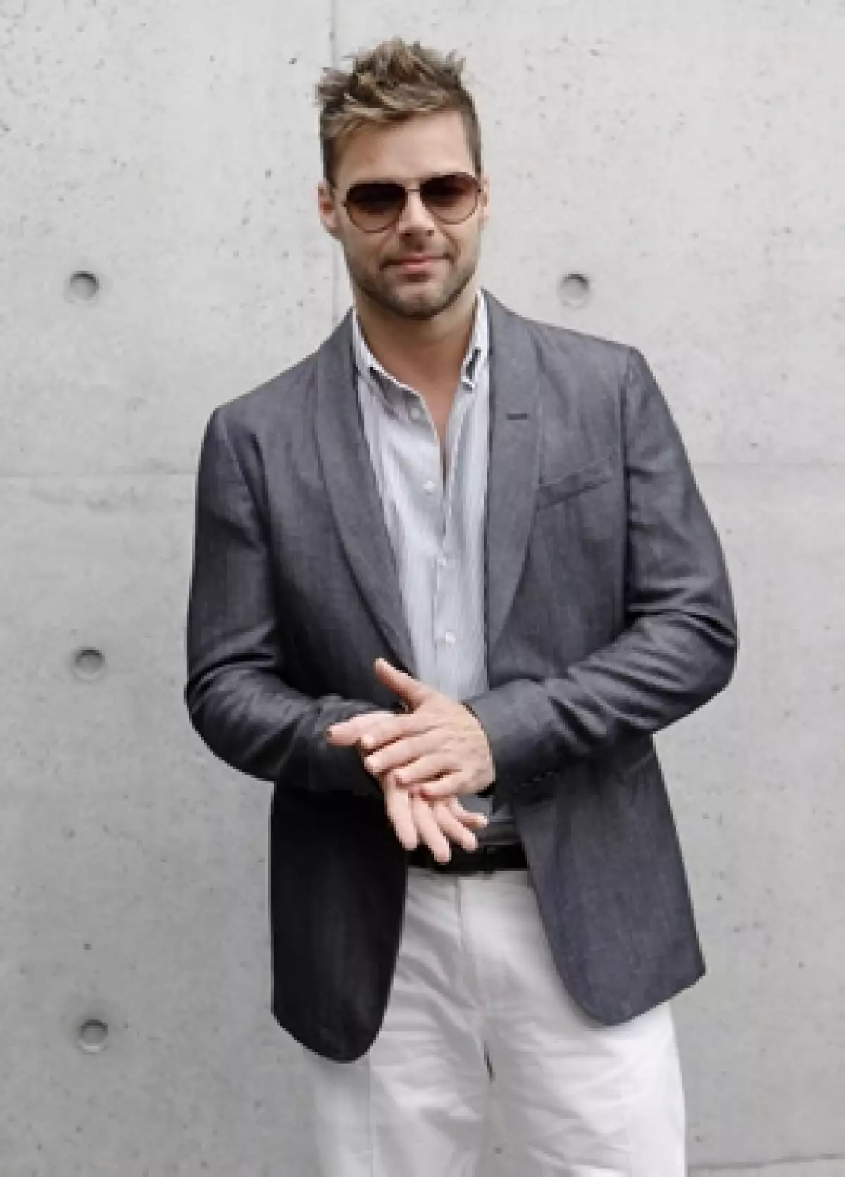 El cantante puertorriqueño confesó en entrevista con Oprah que actualmente tiene novio y que hasta sus hijos ya están encariñados con él.