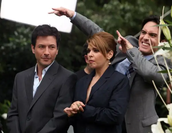 Quién.com estuvo presente durante las últimas escenas de la emisión, donde Mauricio Ochmann se dio tiempo de bromear con Itatí y Raúl Méndez.