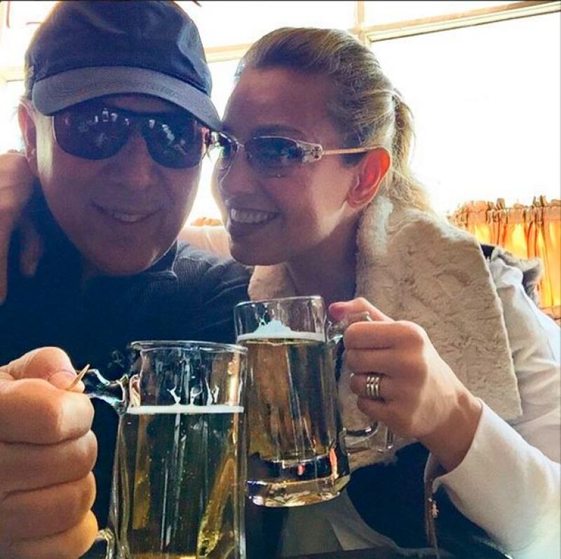 La cantante aprovechó el fin de semana de Pascua para disfrutar a su esposo y sus hijos Matthew Alejandro y Sabrina Sakaë.