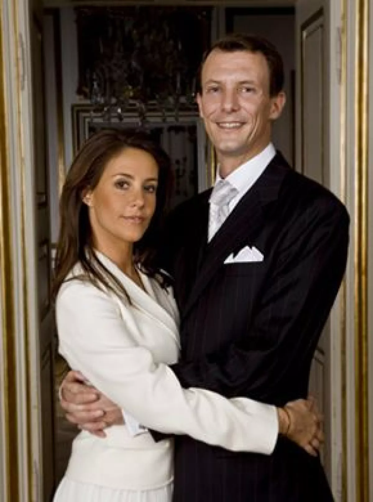 Los príncipes Joaquín y Marie recibieron este lunes por la mañana la llegada de su hijo.