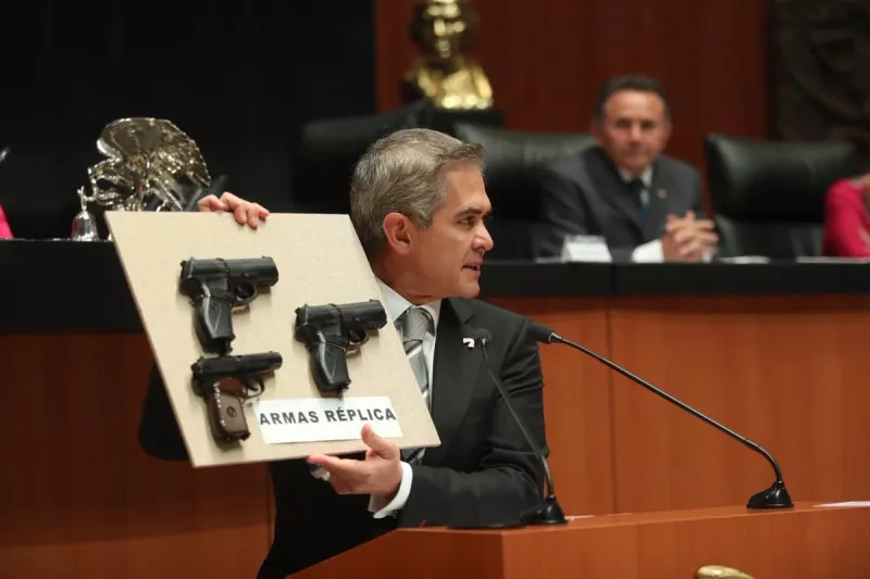 Mancera prisión armas falsas 