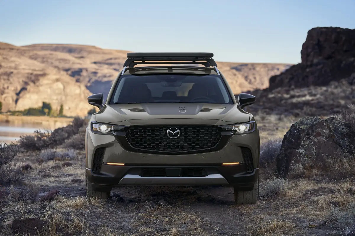 Mazda alista un SUV híbrido con tecnología de Toyota