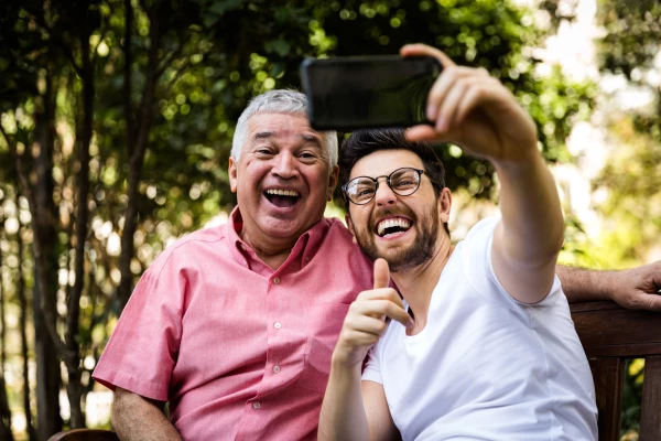 Millennial y adulto.