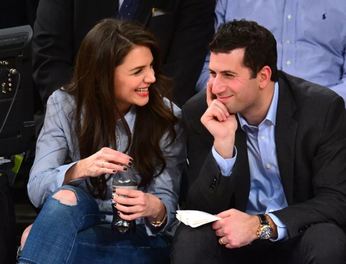 No paraban de bromear y Katie se reía continuamente.