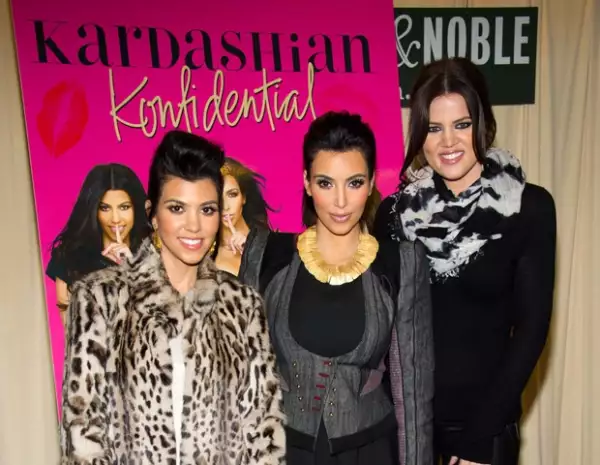 Las hermanas Kardashian se `desnudaron´ en alma en su libro.