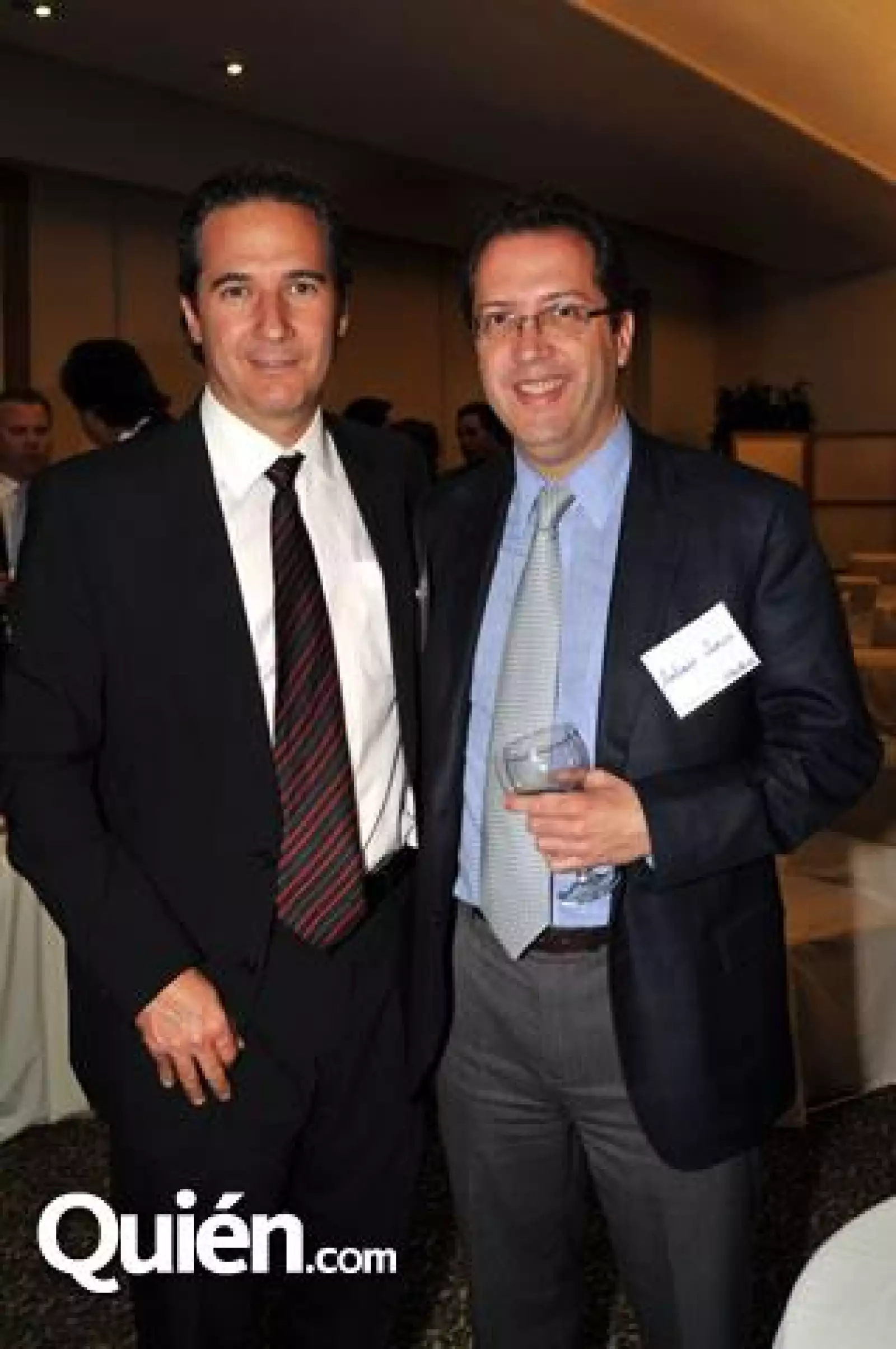 Carlos Azcárraga,Antonio Junco