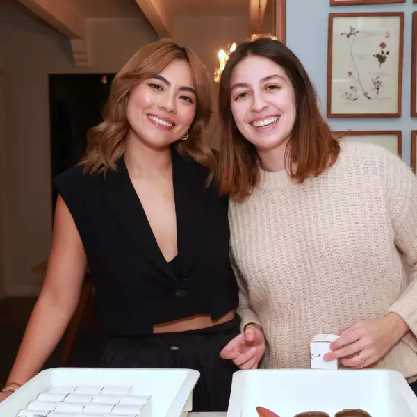 Nat Chávez y Sofía Cortina