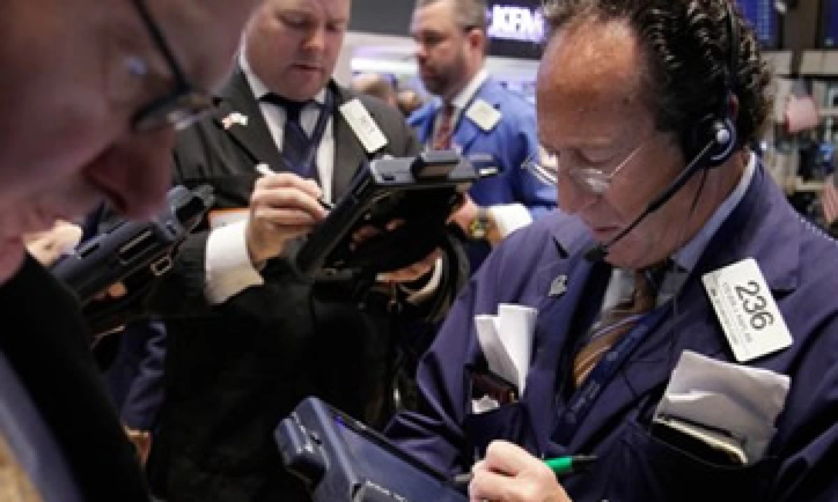 Los sectores bancario y tecnológico registraron pérdidas en la jornada. (Foto: AP)