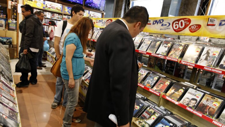 El 57% de las personas que tienen interés en participar en El Buen Fin 2012 pagará sus compras con efectivo, según un sondeo de la agencia Master Research.