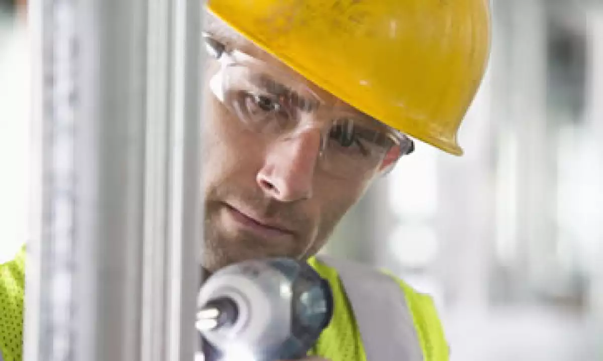 En su comparación anual, la producción industrial bajó 1.6%. (Foto: Getty Images)