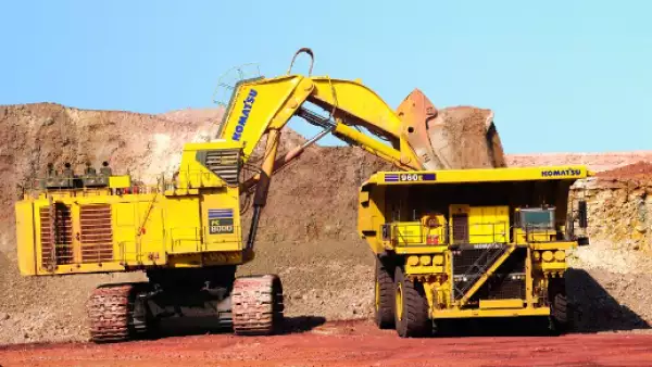 Komatsu maquinaria