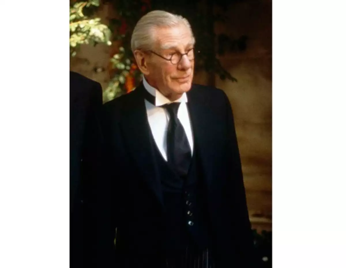 El actor Michael Gough falleció hoy a la edad de 94 años, quien fuera recordado como Alfred en la saga del `hombre murciélago´ estuvo rodeado de sus familiares en el momento de su muerte.