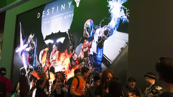 E3