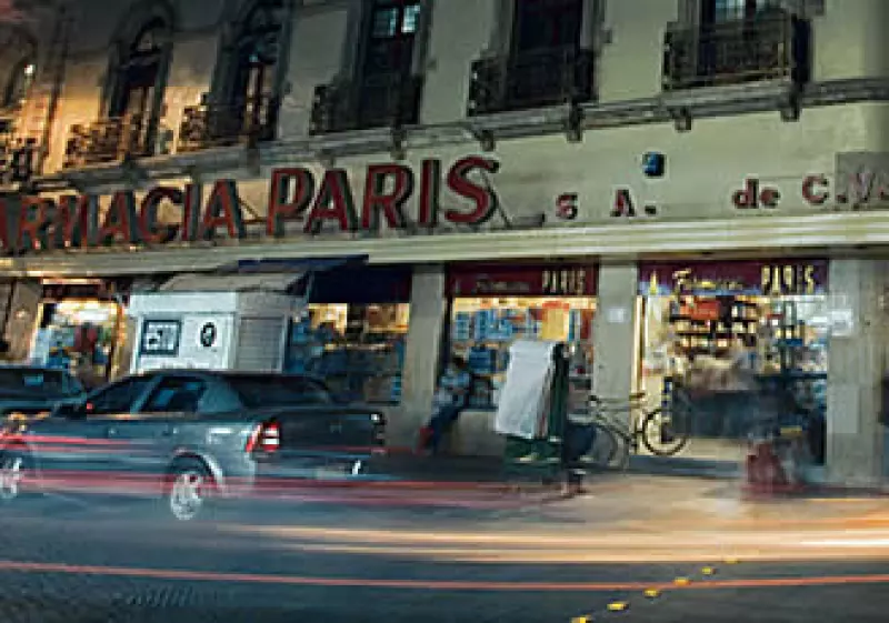 Las 23,000 farmacias privadas del país se encuentran entre las beneficiadas por la autoprescripción. (Foto: Roberto Hernández Guerrero)