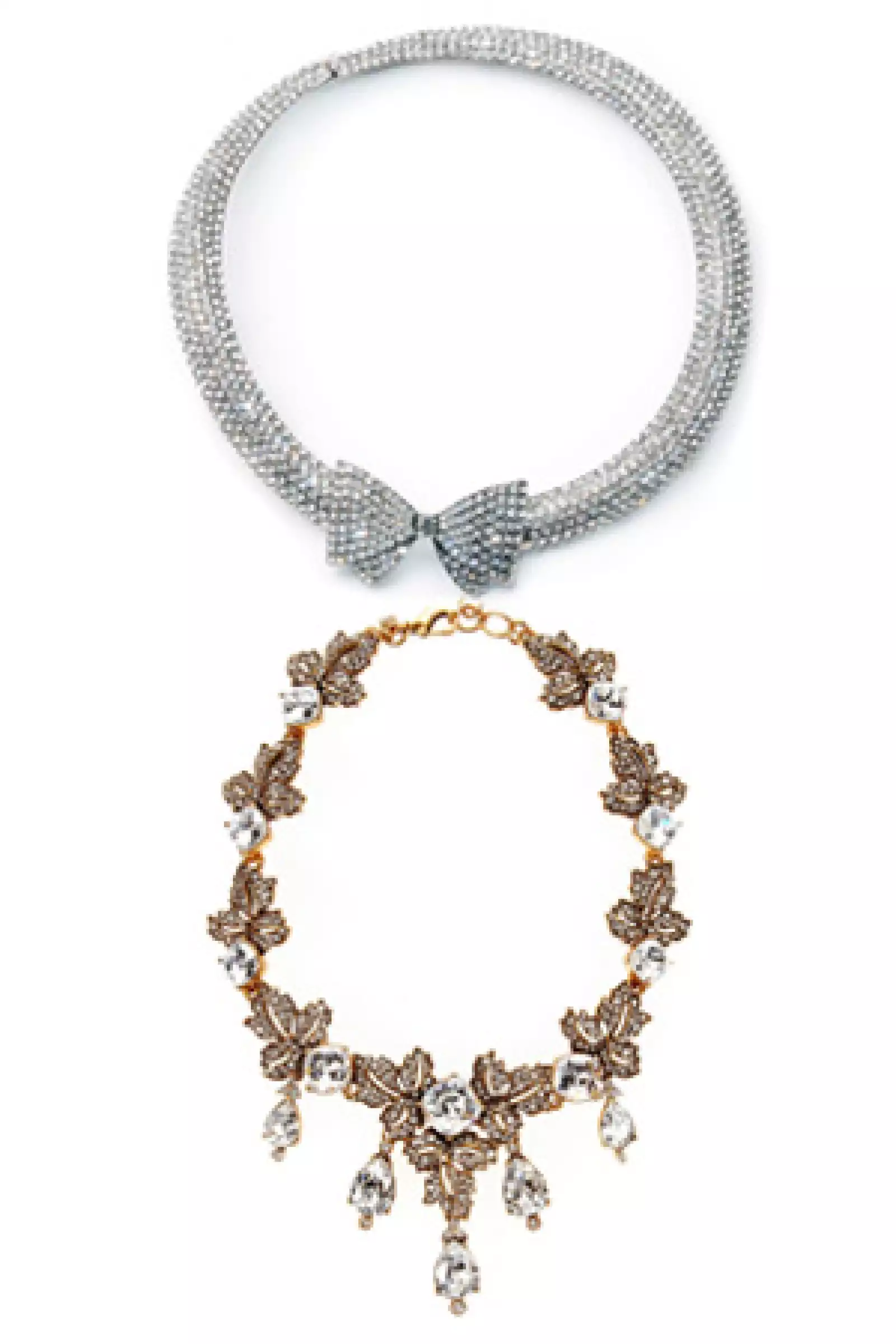 Los diamantes siempre han sido el cliché más alabado por la mujer. Con detalles femeninos la gargantilla de Nina Ricci y con una propuesta más cargada propone Osacr de la Renta.