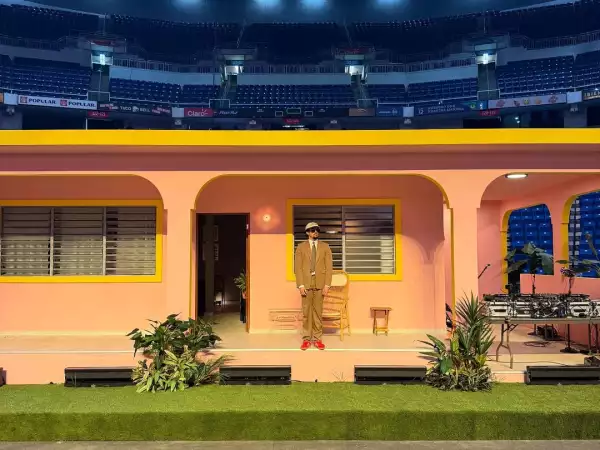 La Casita propiedad de Roman Carrasco recreada en los conciertos de Bad Bunny en Puerto Rico