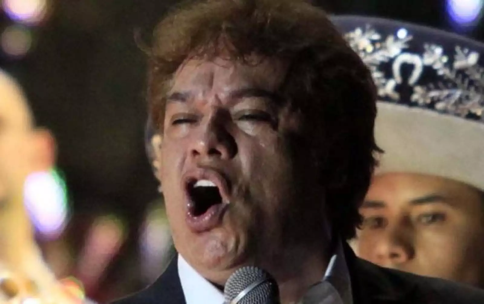Juan Gabriel cantó con mucho sentimiento.
