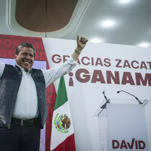 David Monreal, candidato a la gubernatura por la coalición "Juntos Haremos Historia", durante la conferencia en donde informa que las encuestas de salida lo favorecen.