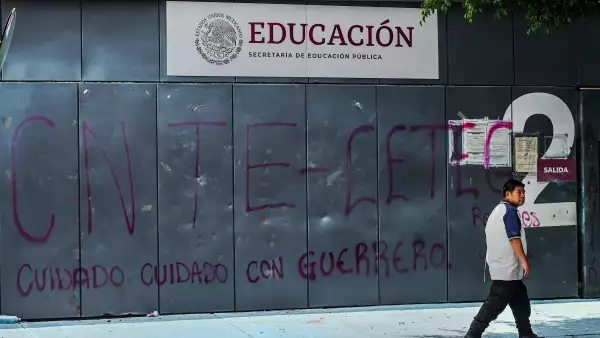 CNTE protesta en la Secretaría de Educación Pública