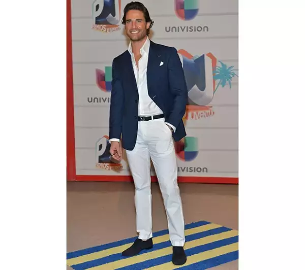 Sebastián Rulli fue el mejor vestido, al menos así lo aseguró su novia, Aracely Arámbula.