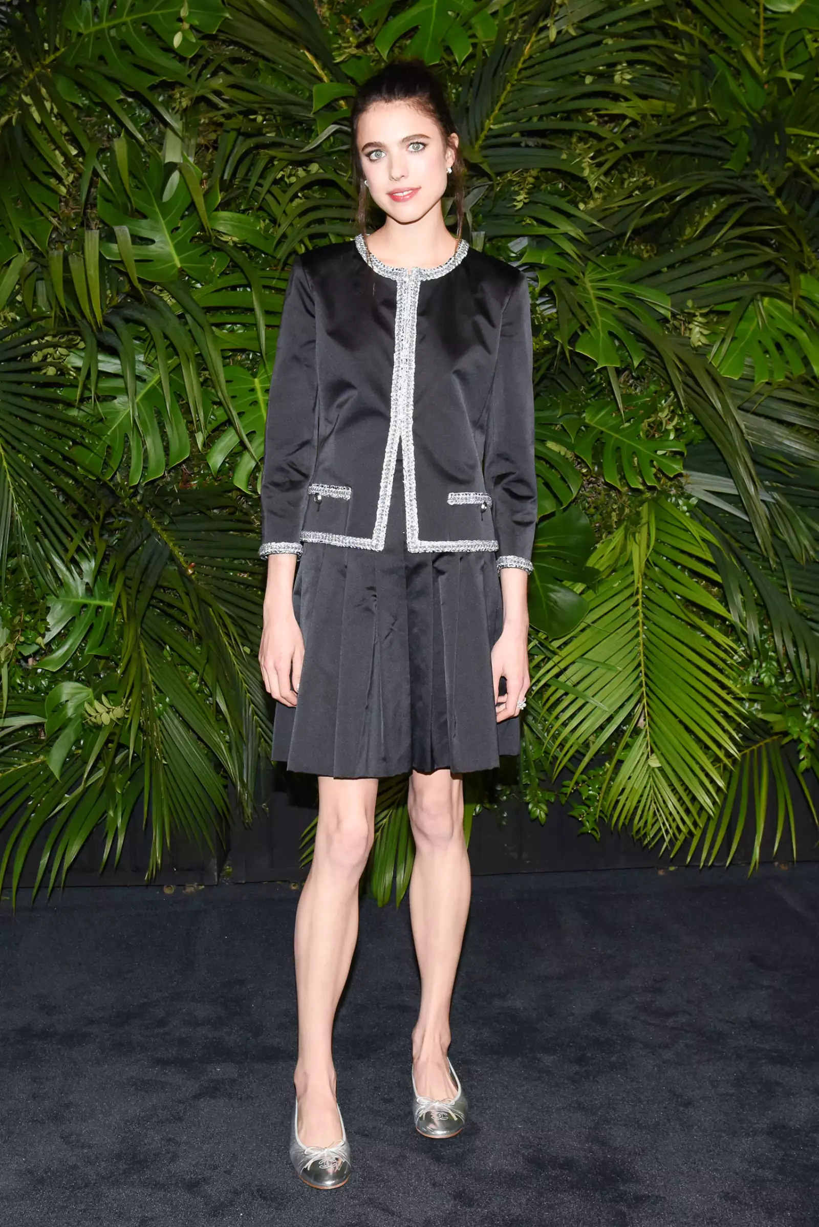 18_Margaret_QUALLEY_CHANEL_Charles_FINCH_PreOscarsDinner_2020_4_LD.jpg