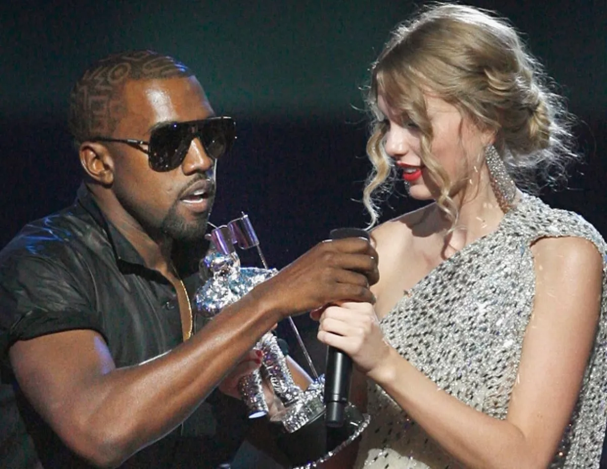 En su momento, Kanye dijo que ese premio era para Beyonce.