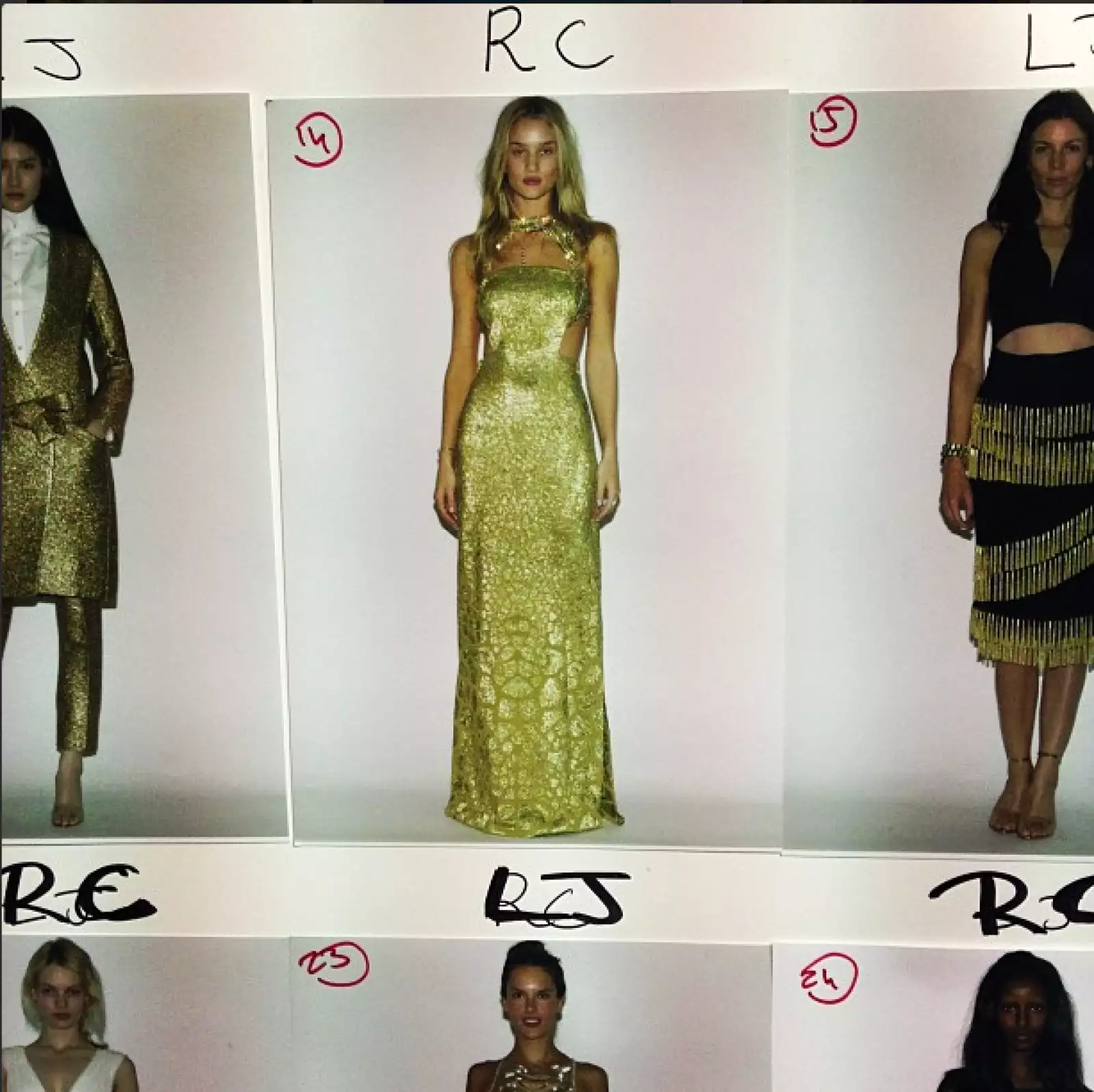Rosie también compartió su look con un Alexander McQueen en el desfile benéfico.
