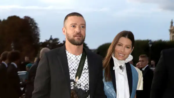 Louis Vuitton : Outside Arrivals -  Paris Fashion Week - Womenswear Spring Summer 2020