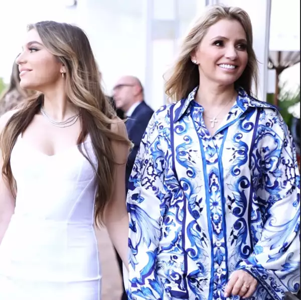 Sofía Castro y Angélica Rivera