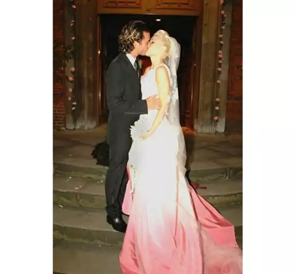 Gwen Stefani fue de las pioneras en usar vestidos de novia arriesgados.