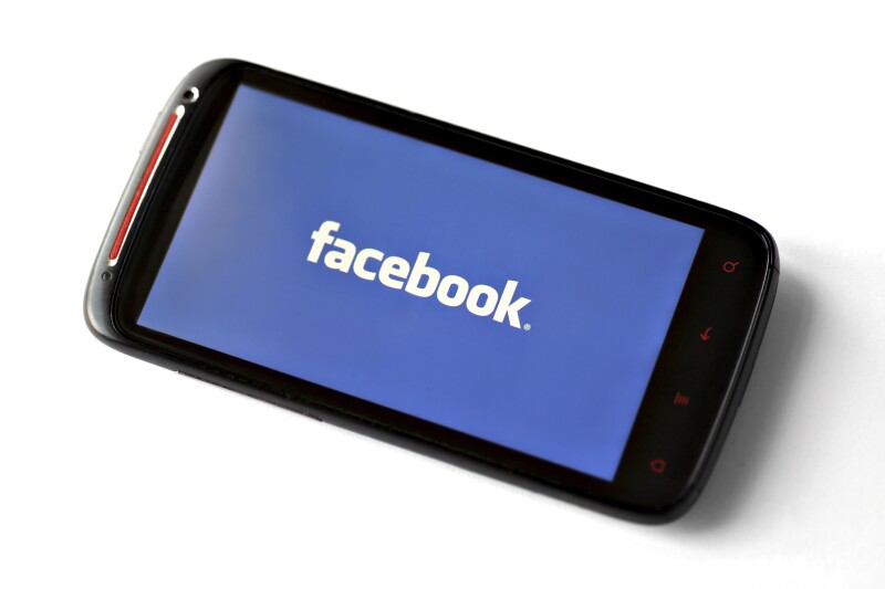Facebooks vs. la pornografía