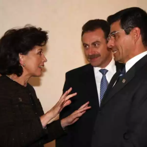 Premio Anáhuac a Laura Barrera Fortoul (Directora General DIF Edo. de México)